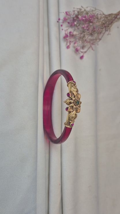 12 colour Nakas Mogappu bangle with Green and Red stone chakra design center