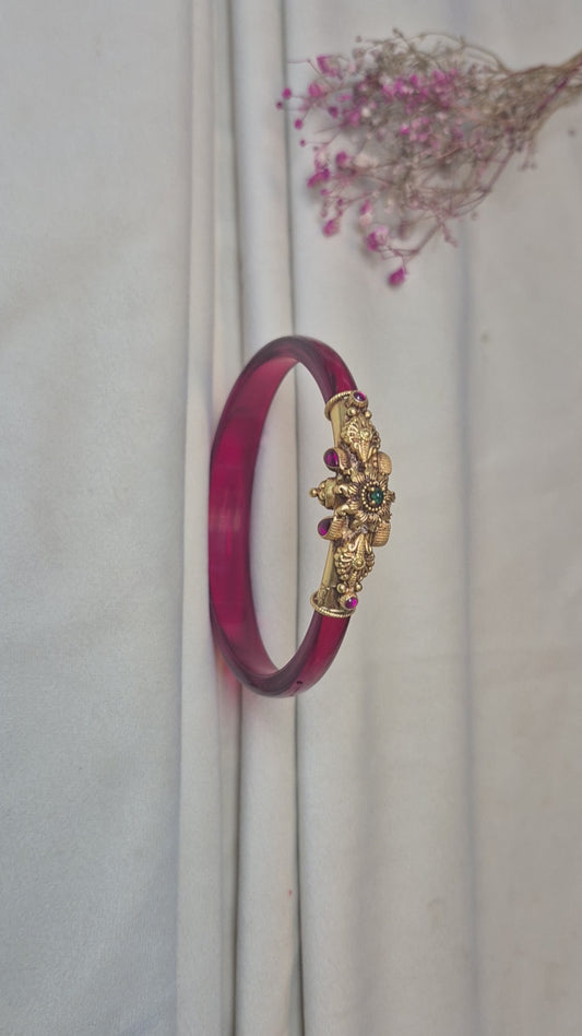 12 colour Nakas Mogappu bangle with Green and Red stone chakra design center
