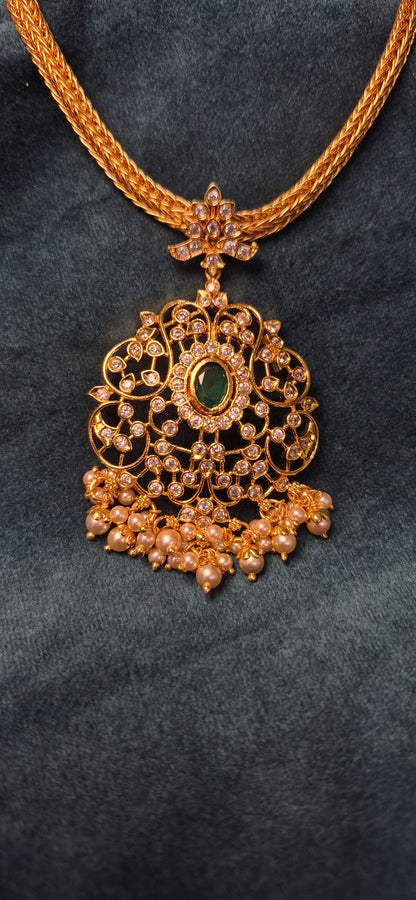 Stylish stone necklace