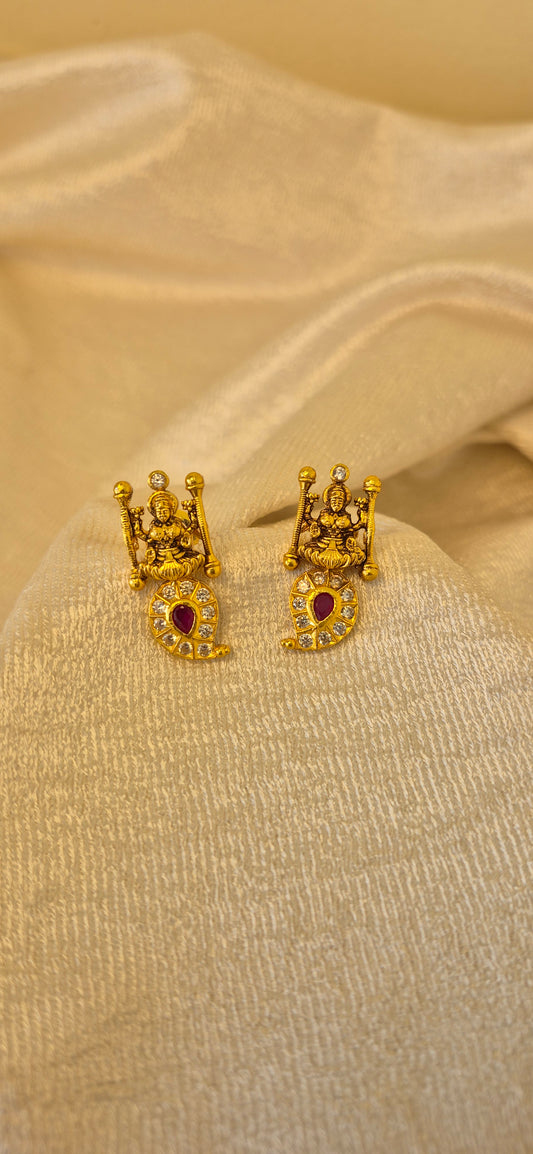 Mango stone stud