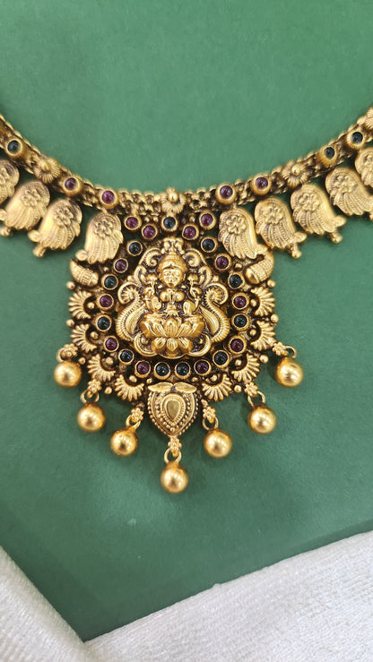 Laxmi and Mango motif necklace