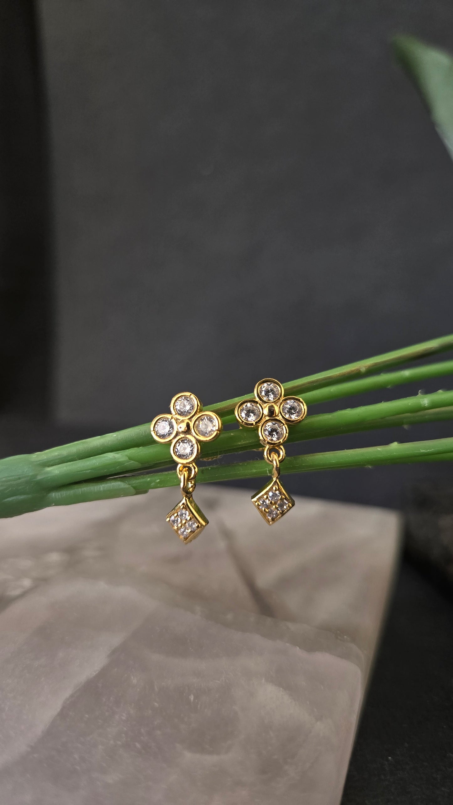 Small Stone stud