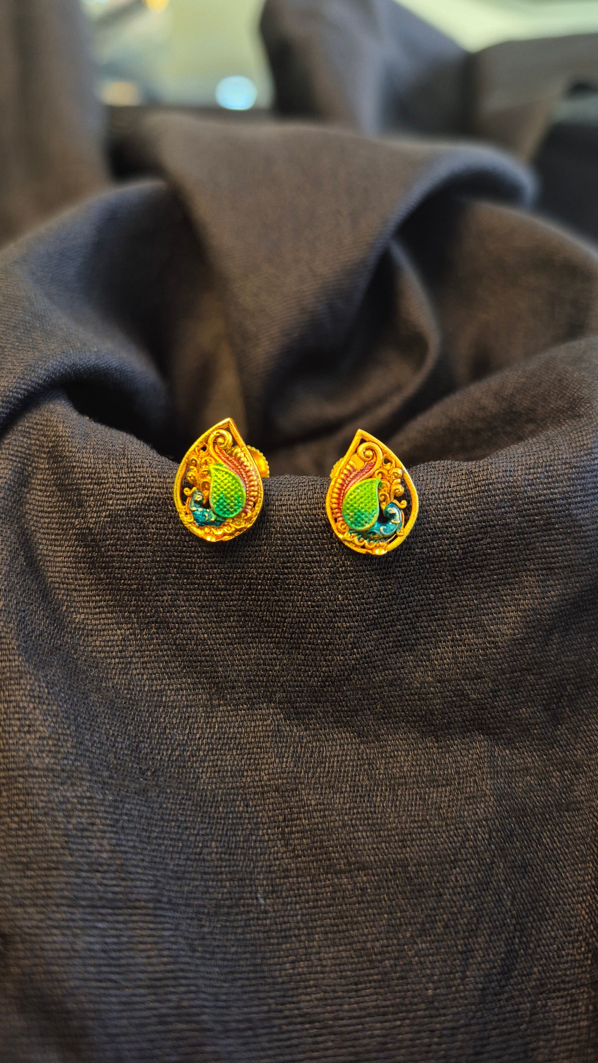 Peacock stud paper casting