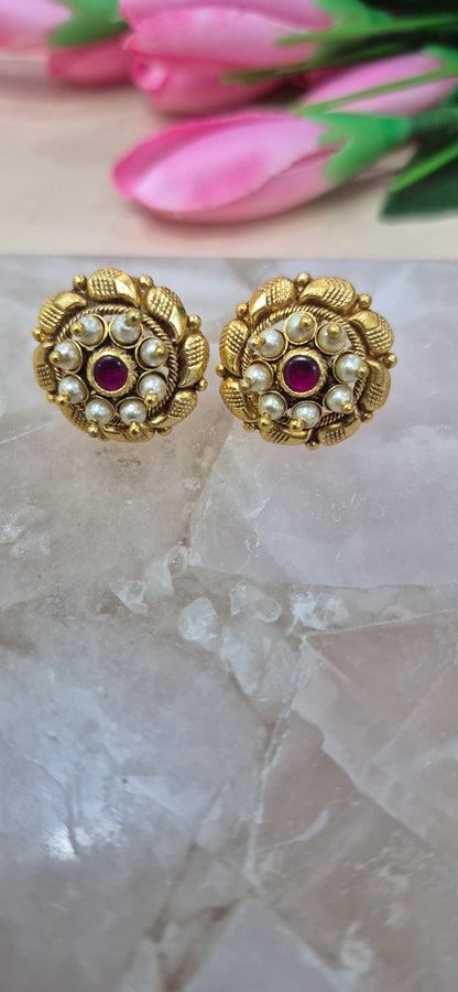 Nakas Pearl stud