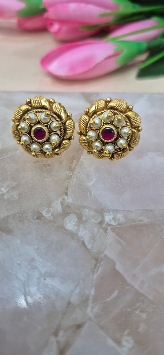 Nakas Pearl stud