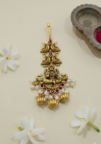 Laxmi Maang tikka