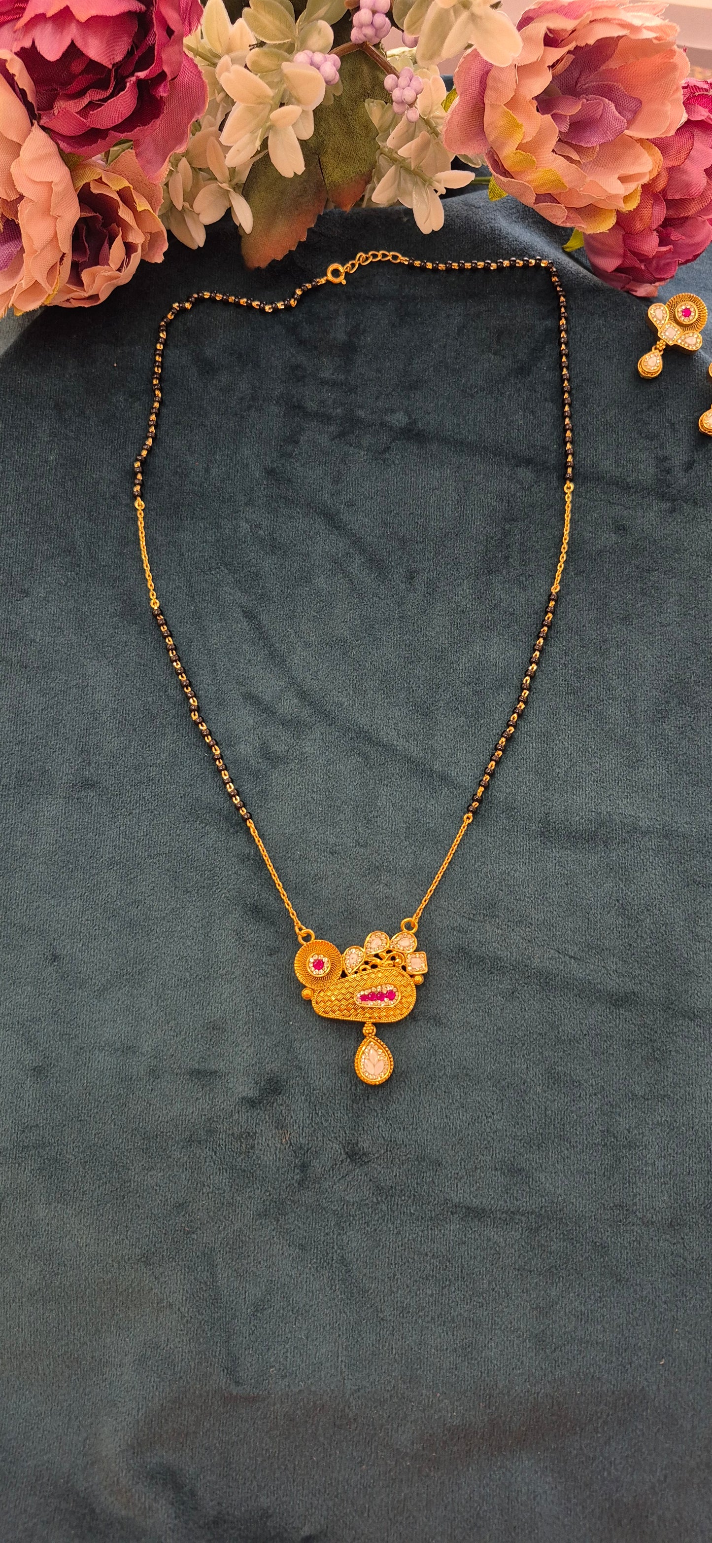 Exclusive sanch mangalsutra pendant with earrings