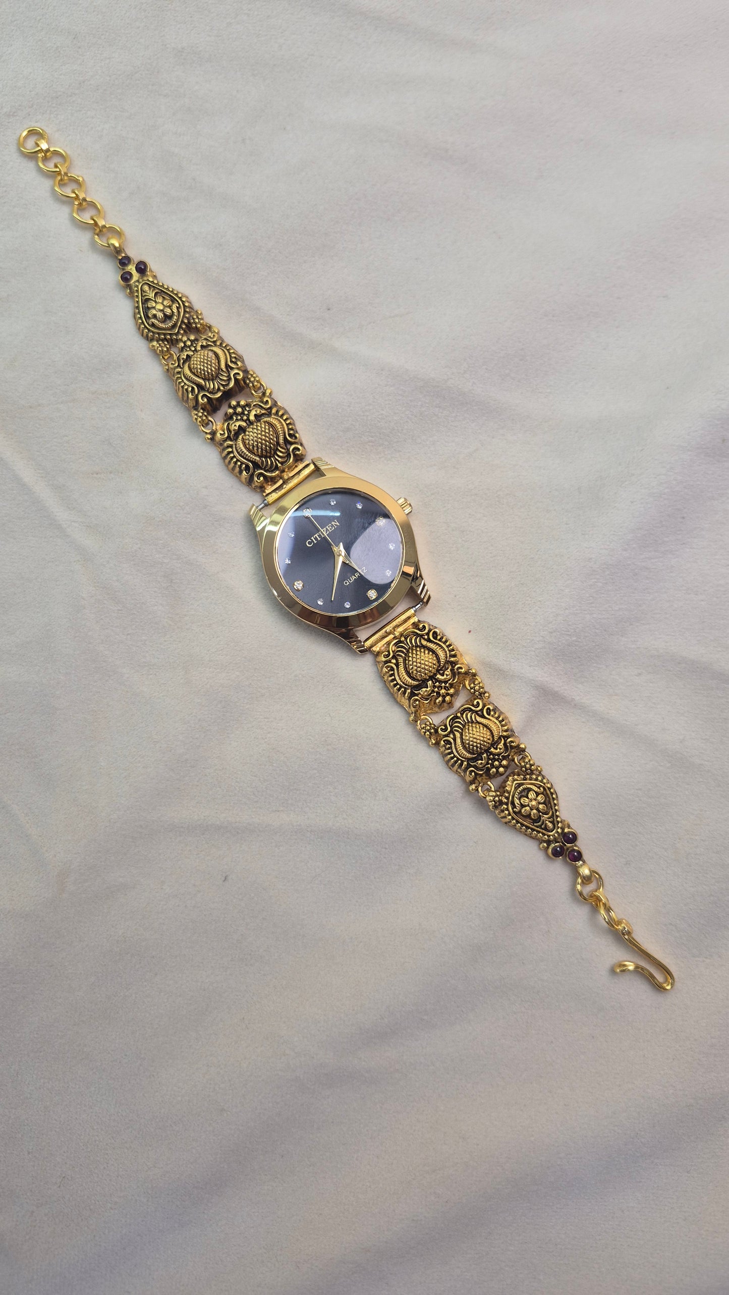 Antique round Black dial
