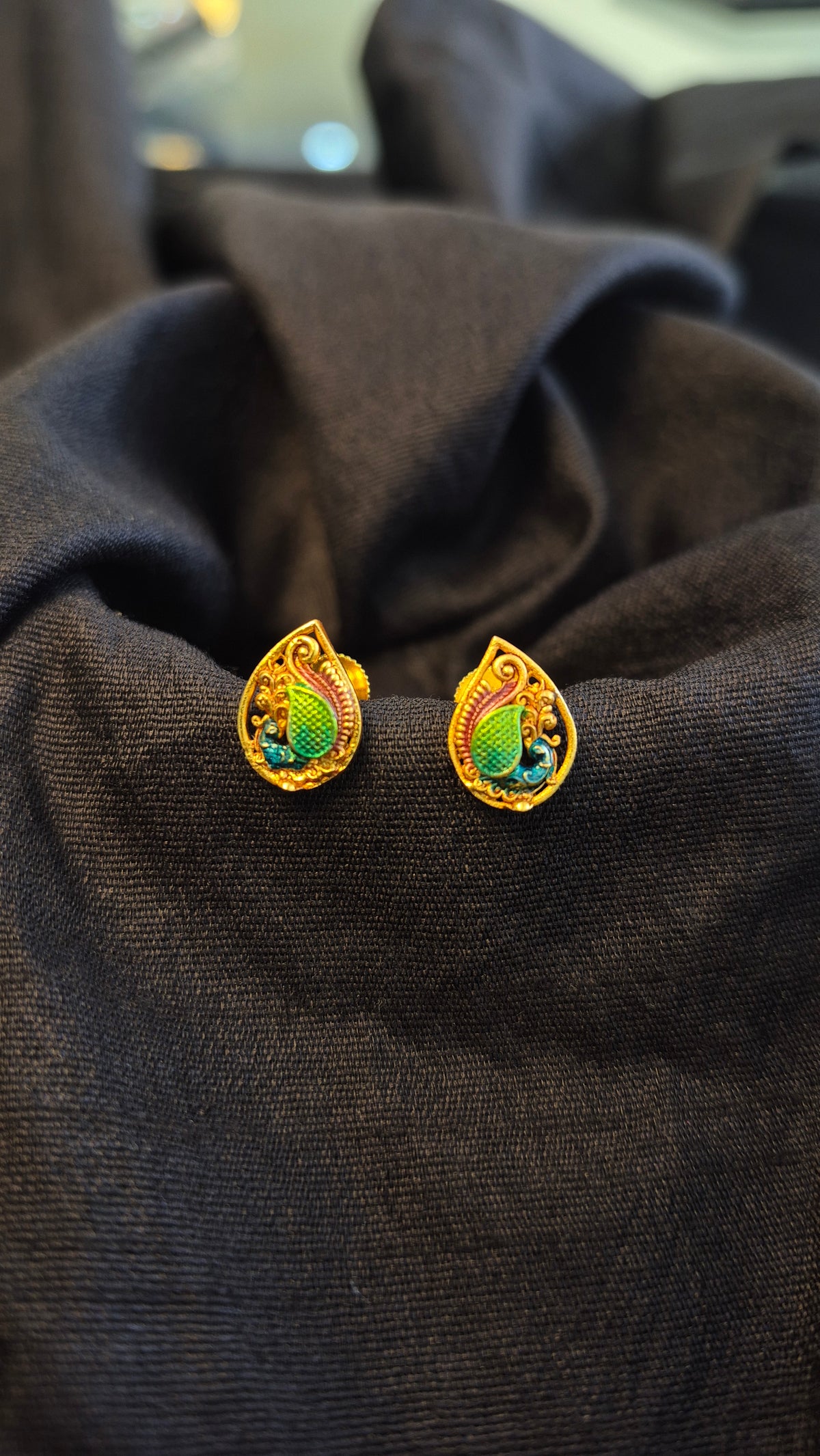 Peacock stud paper casting