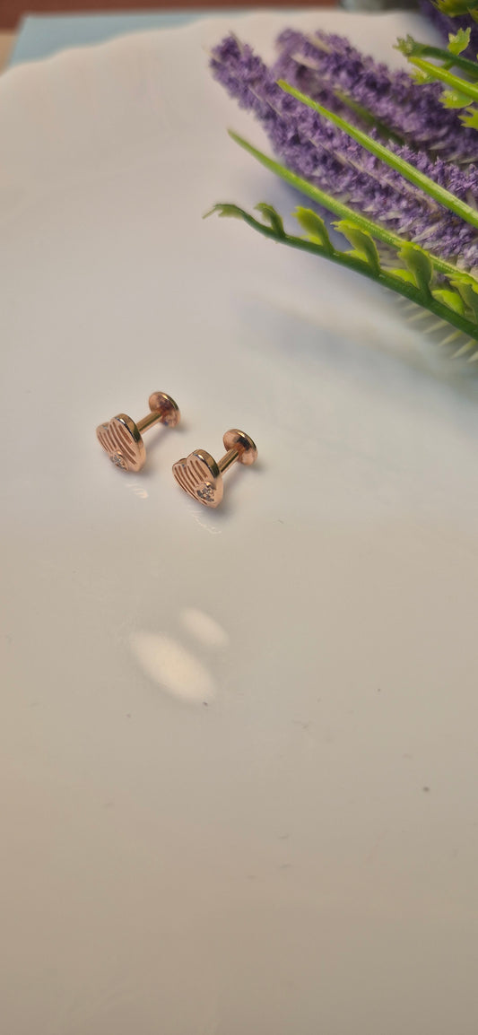 Closed heart cute earrings