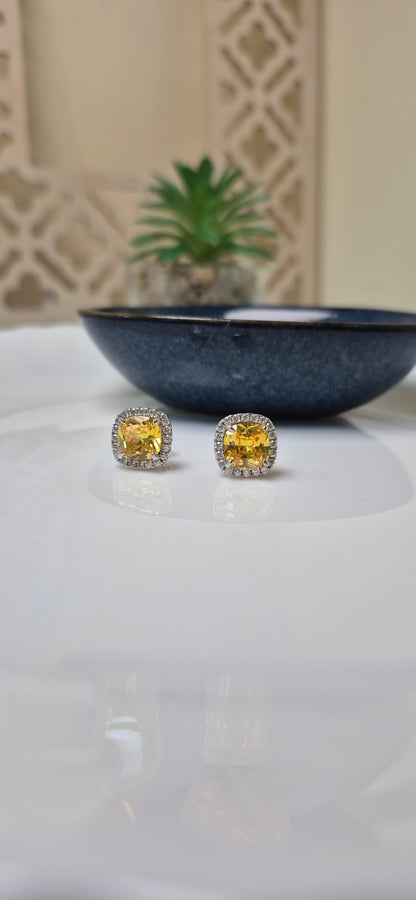 Yellow stone stud