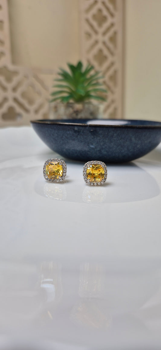 Yellow stone stud