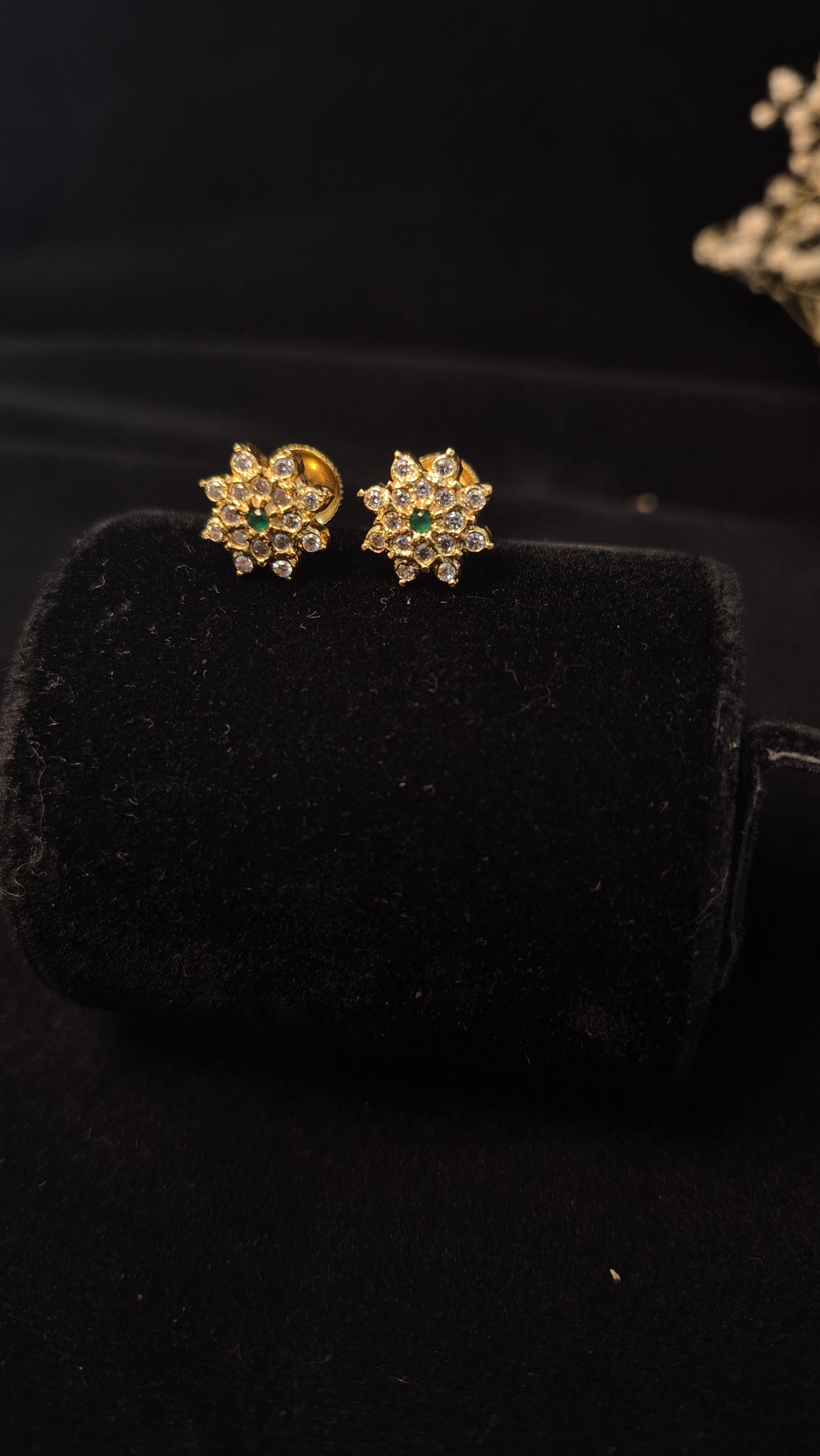 Stone stud snow flake pattern