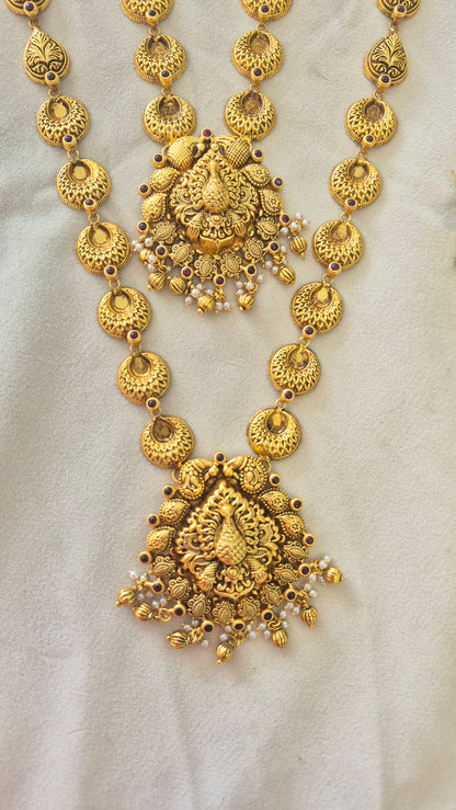 Nakas Peacock Necklace set with gold balls