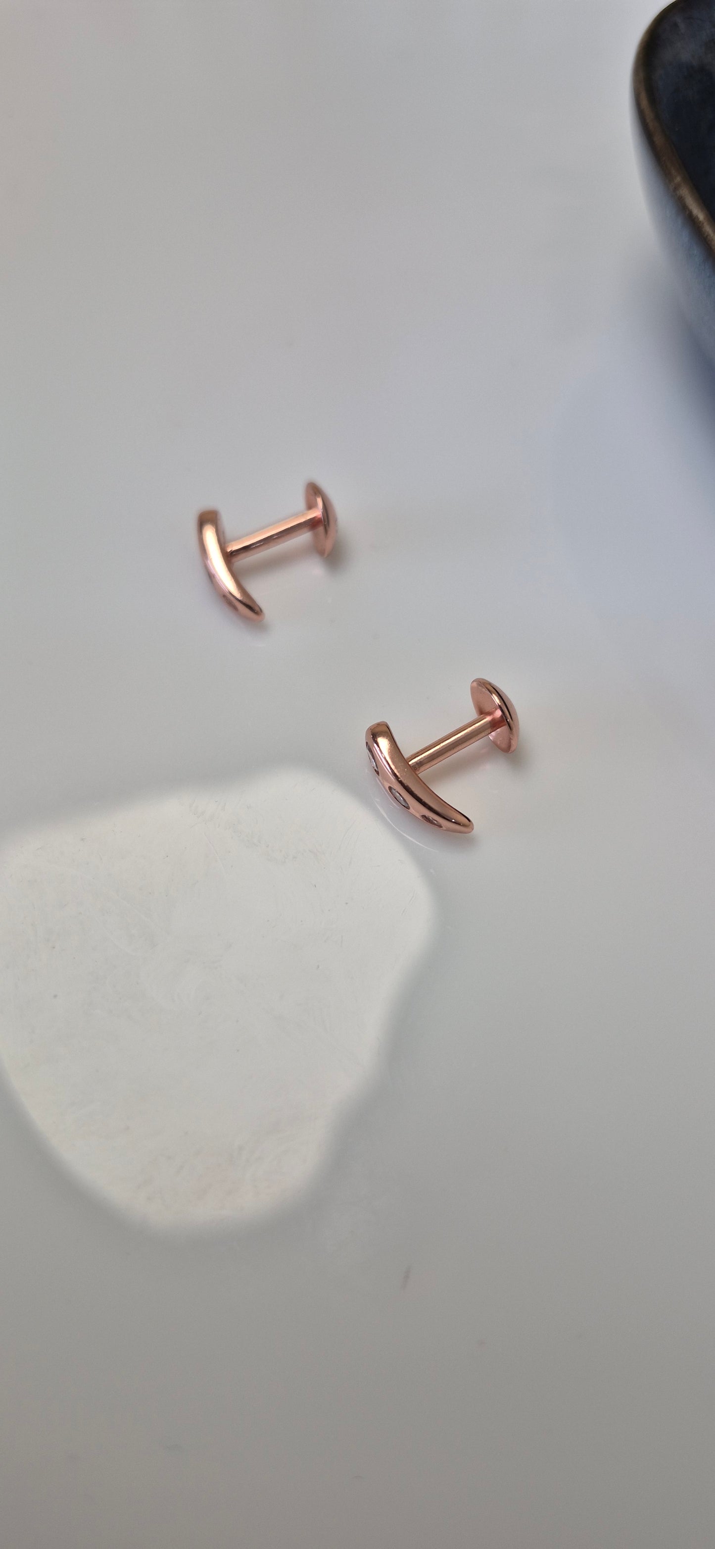3 stone stud