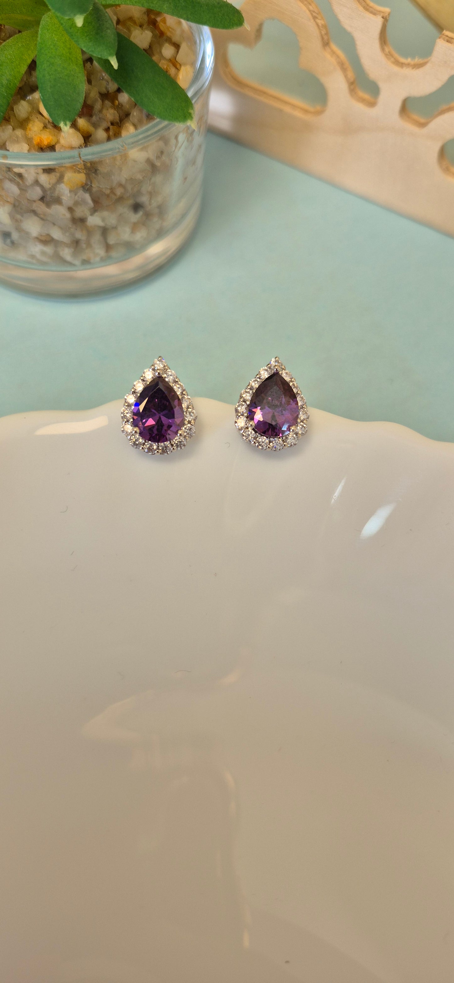 Amethyst stone stud