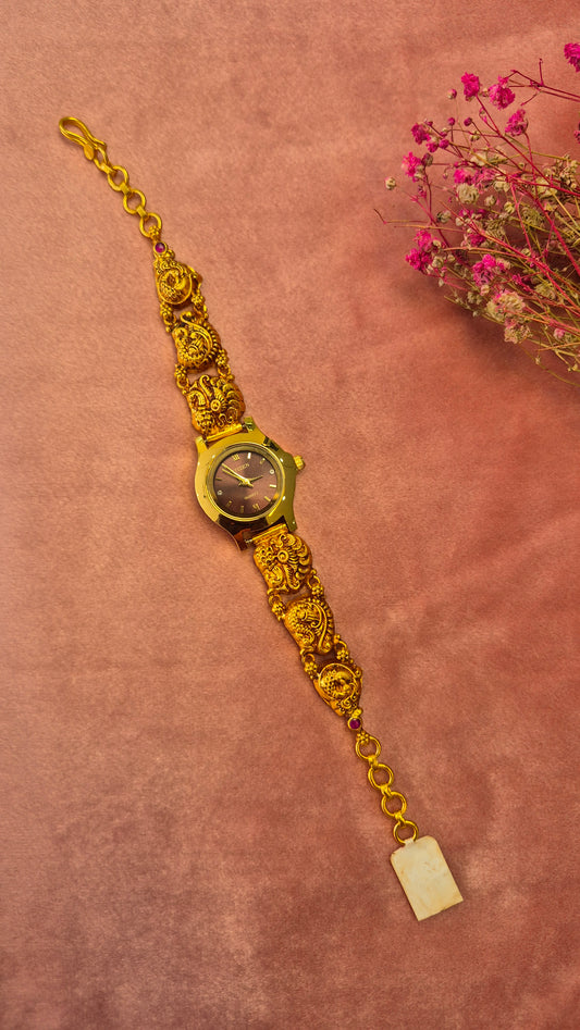 Peacock round maroon dial
