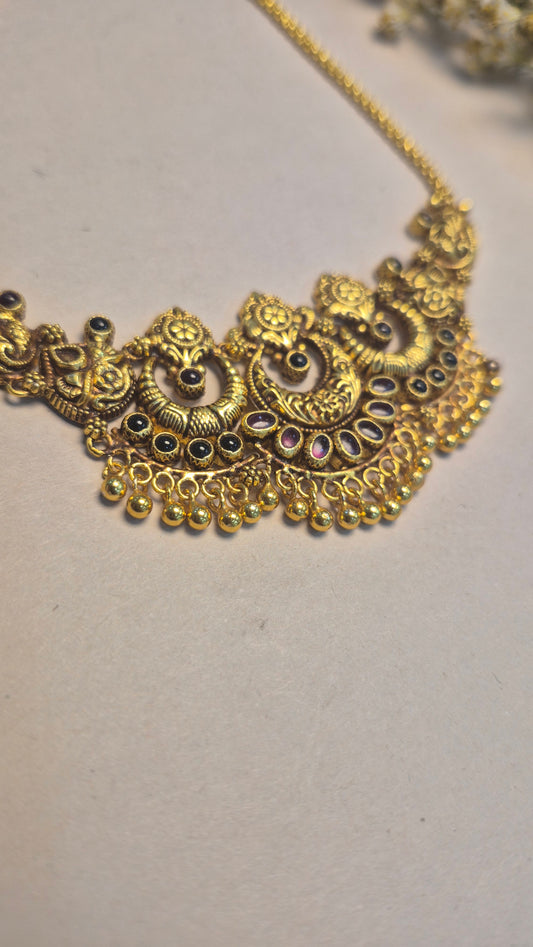 Nakas chandbali short necklack with gold balls
