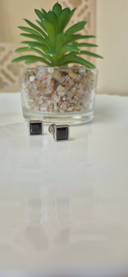 Black square stone stud