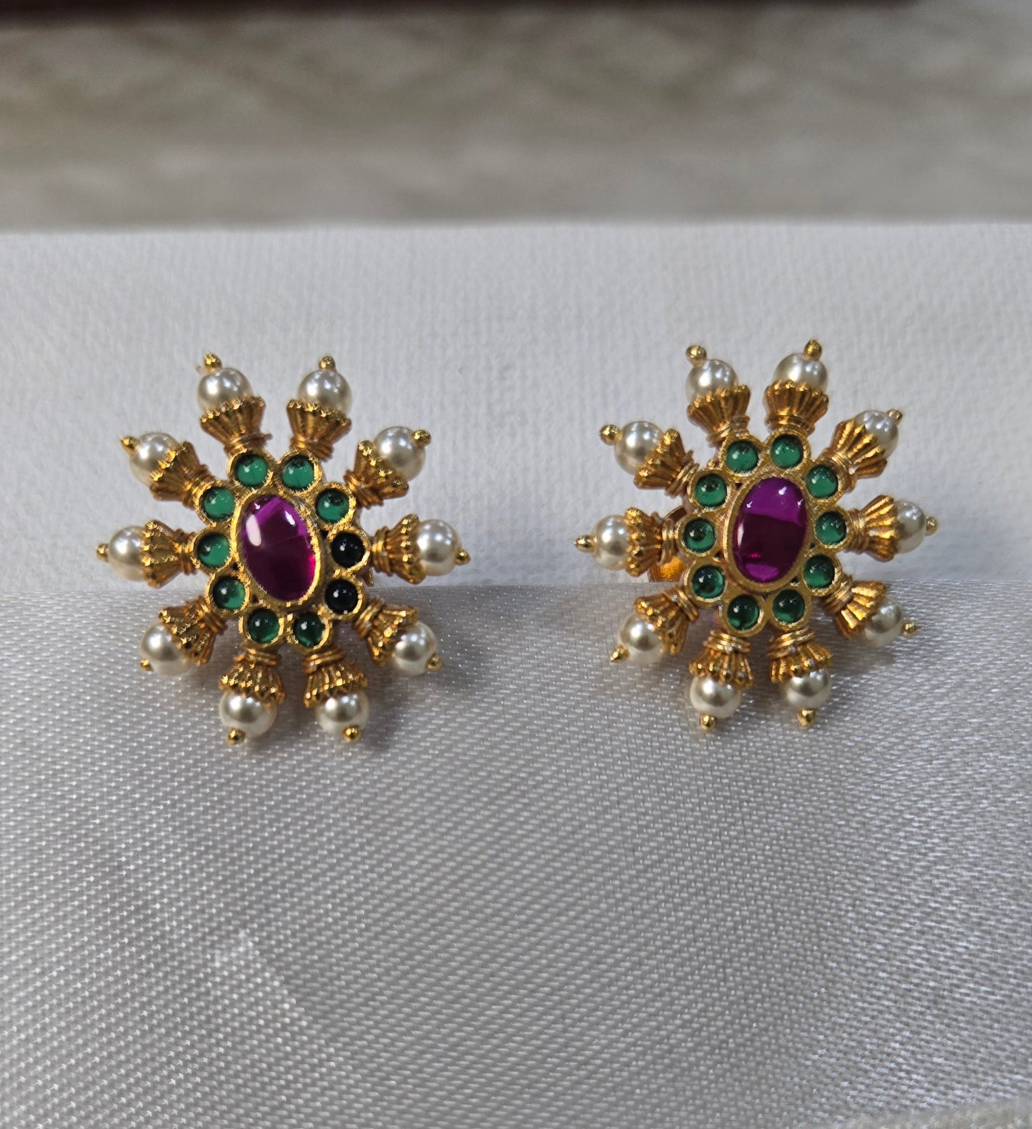 Pearl and kundan Stud Earrings