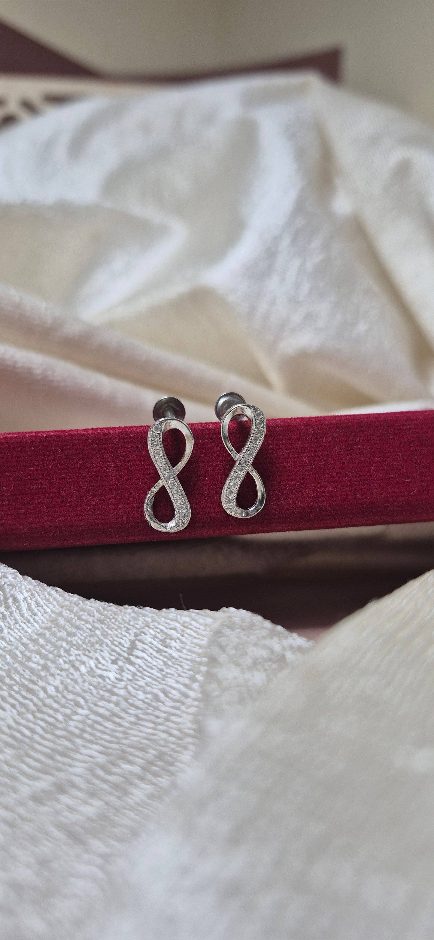 Stone infinity studs