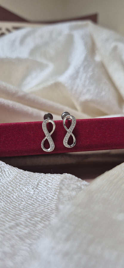 Stone infinity studs