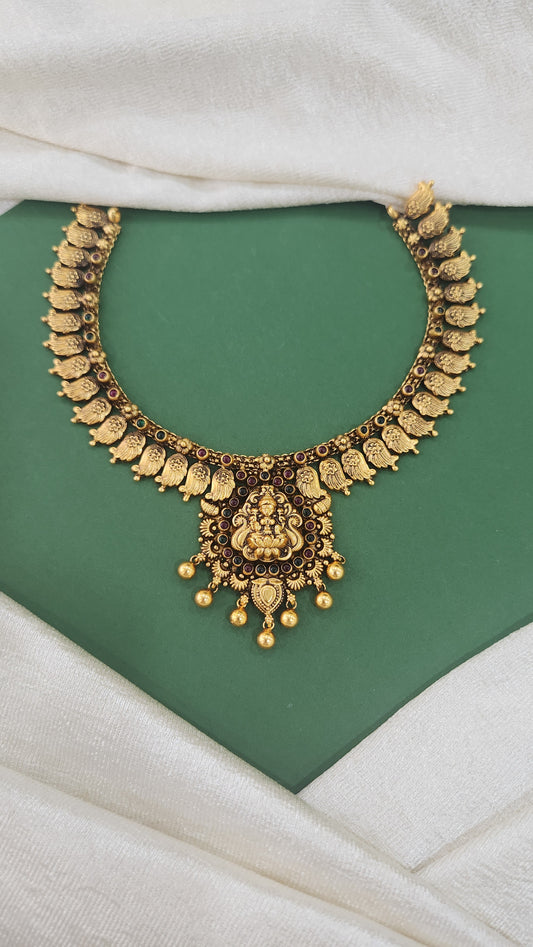 Laxmi and Mango motif necklace