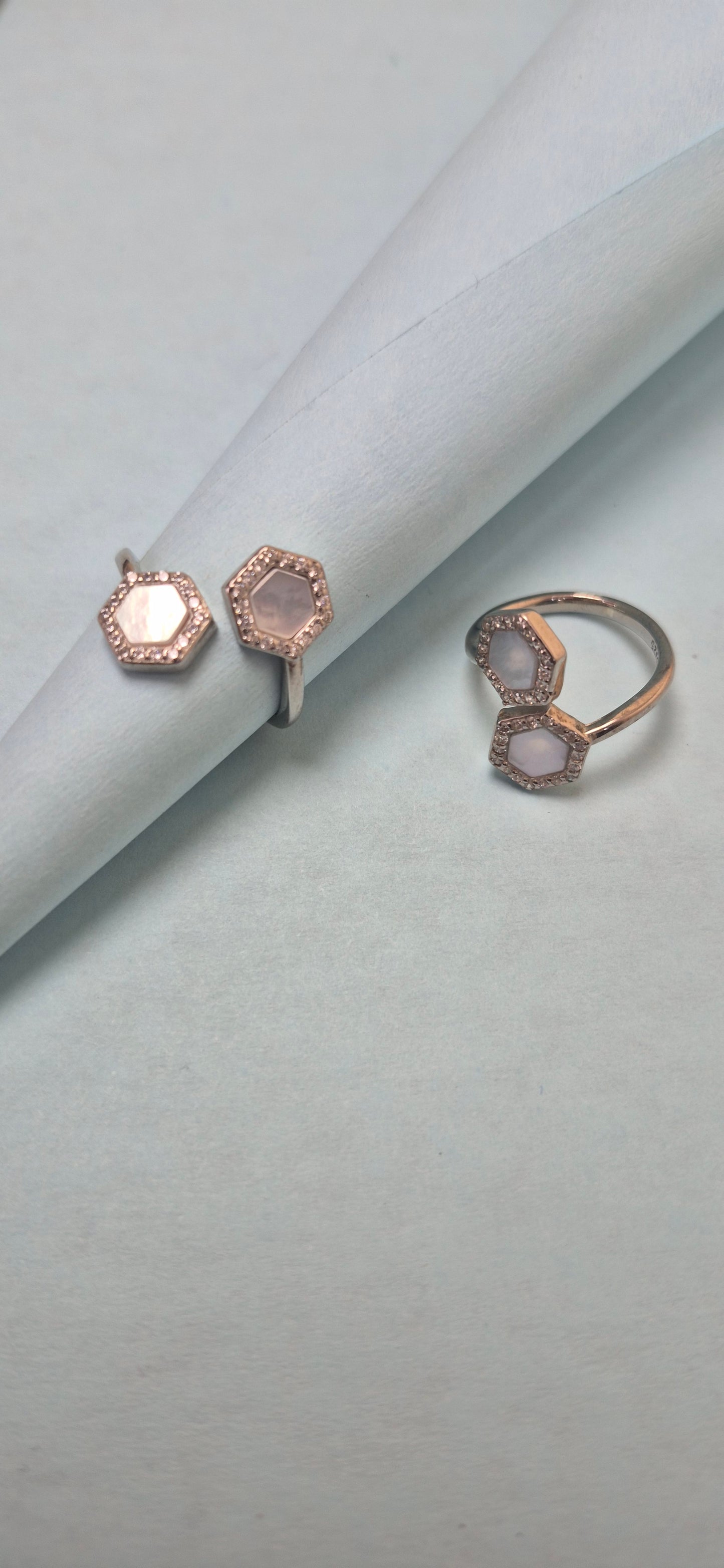Octa MOP cuff toe ring..
