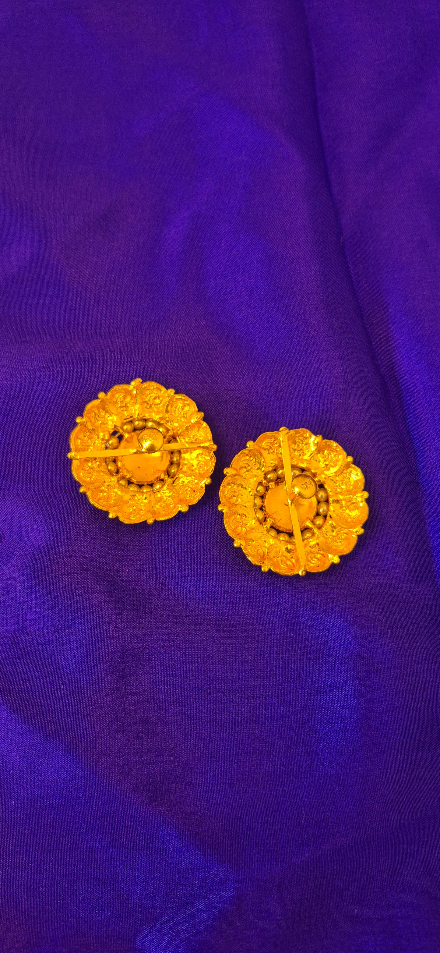 Kasula stud with pearls