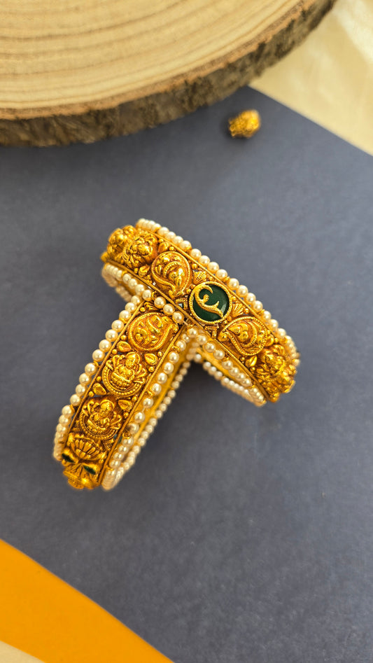 Pearls covered nagas bangle