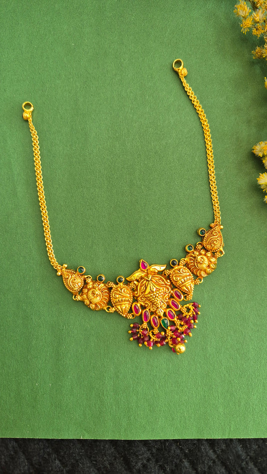 Nakas short necklace