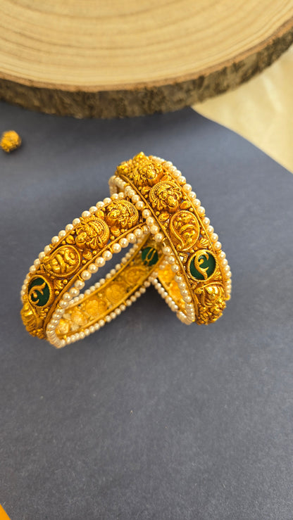 Pearls covered nagas bangle