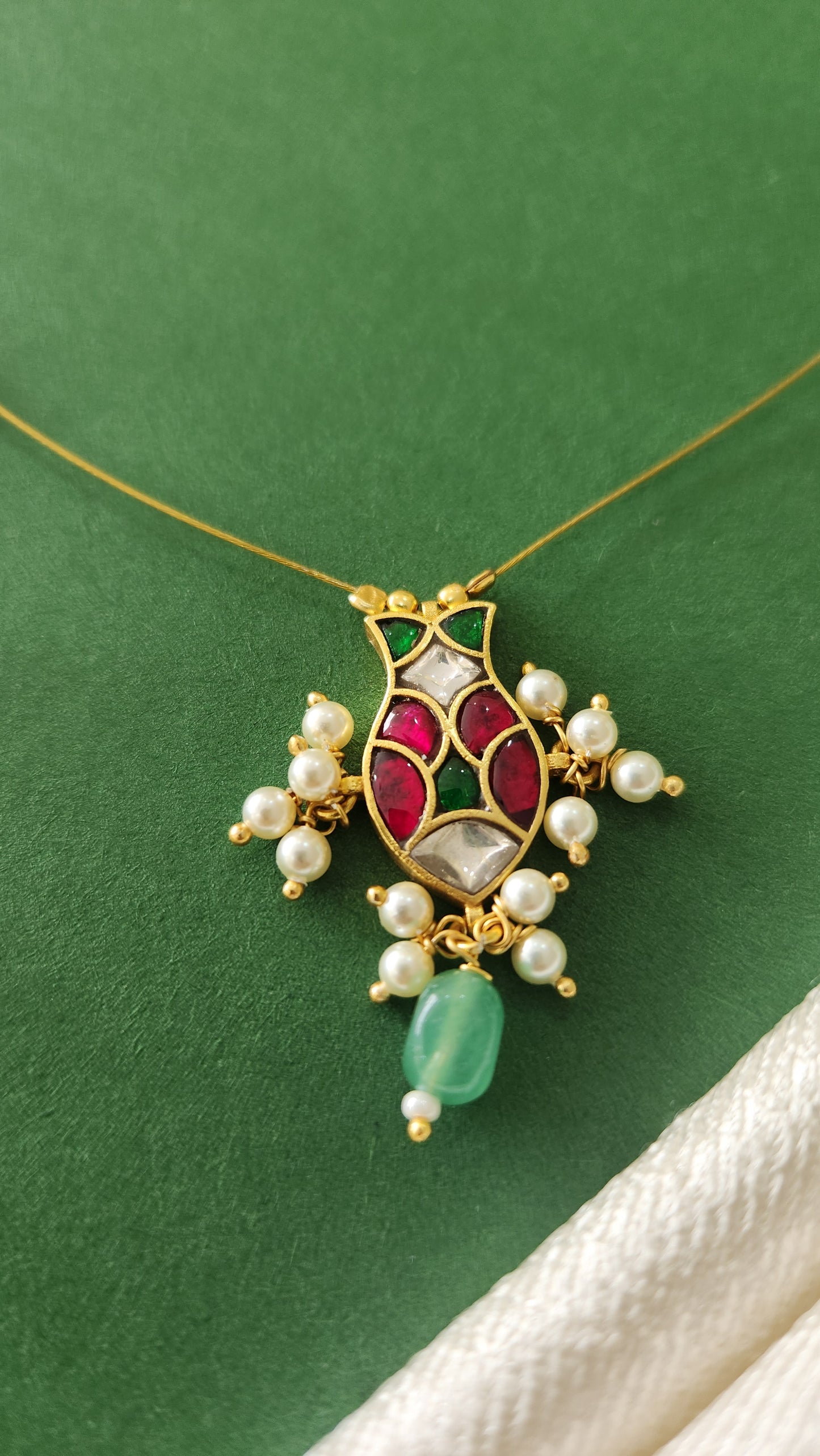 Kundan Fish pendant in invisible chain