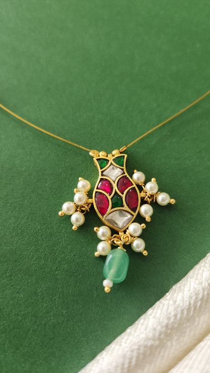 Kundan Fish pendant in invisible chain
