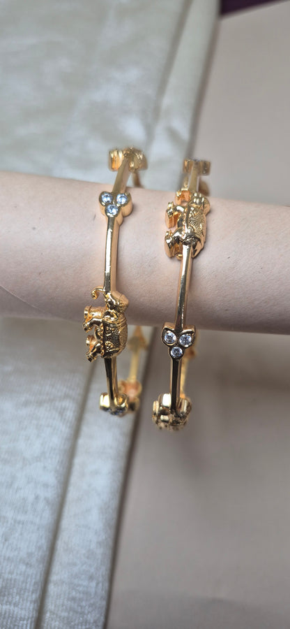 Close setting elephant bangles