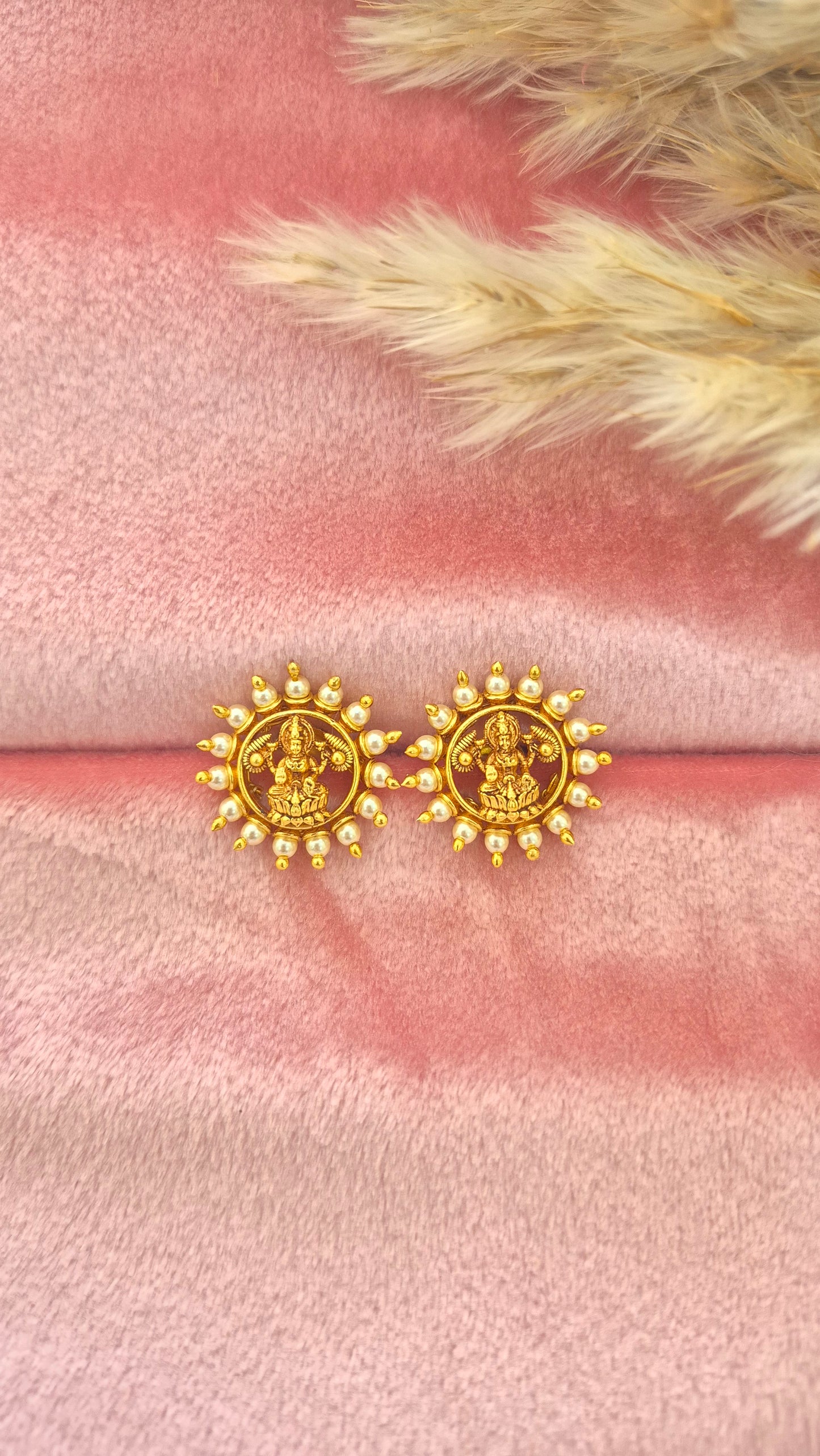 Pearl Lakshmi Stud
