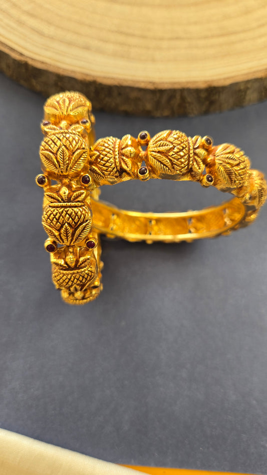 Kumbam motifs nagas bangle The kavyam collections
