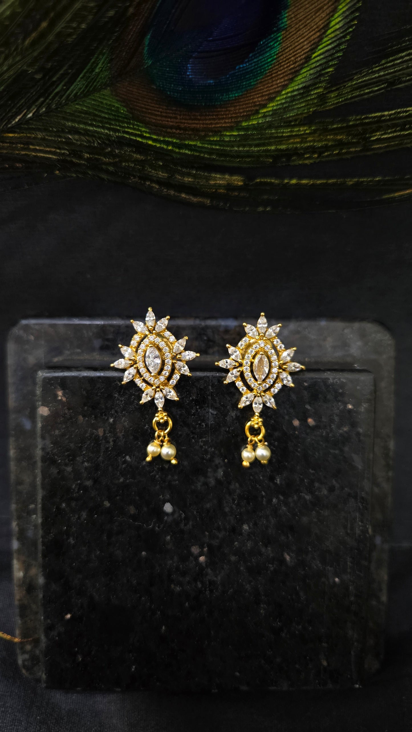 Highly lustrous white zircon stone stud