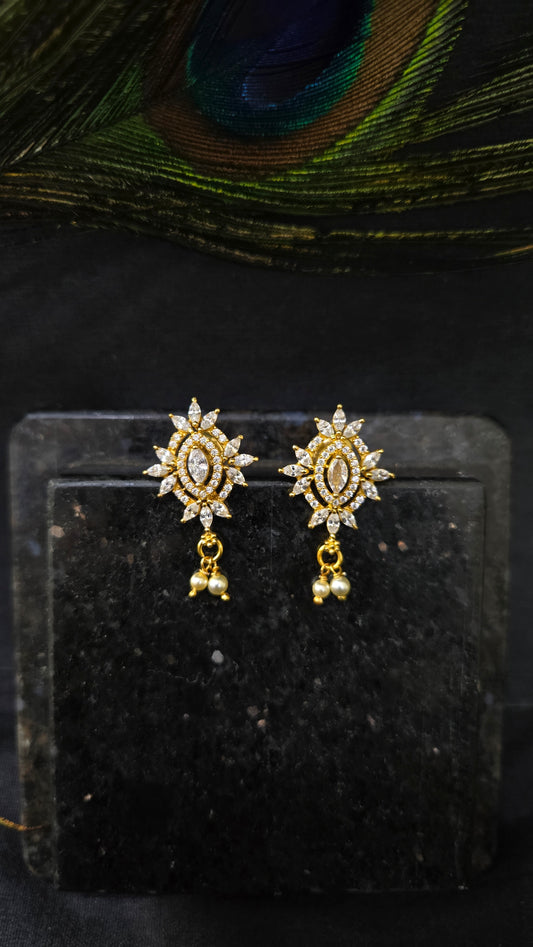 Highly lustrous white zircon stone stud