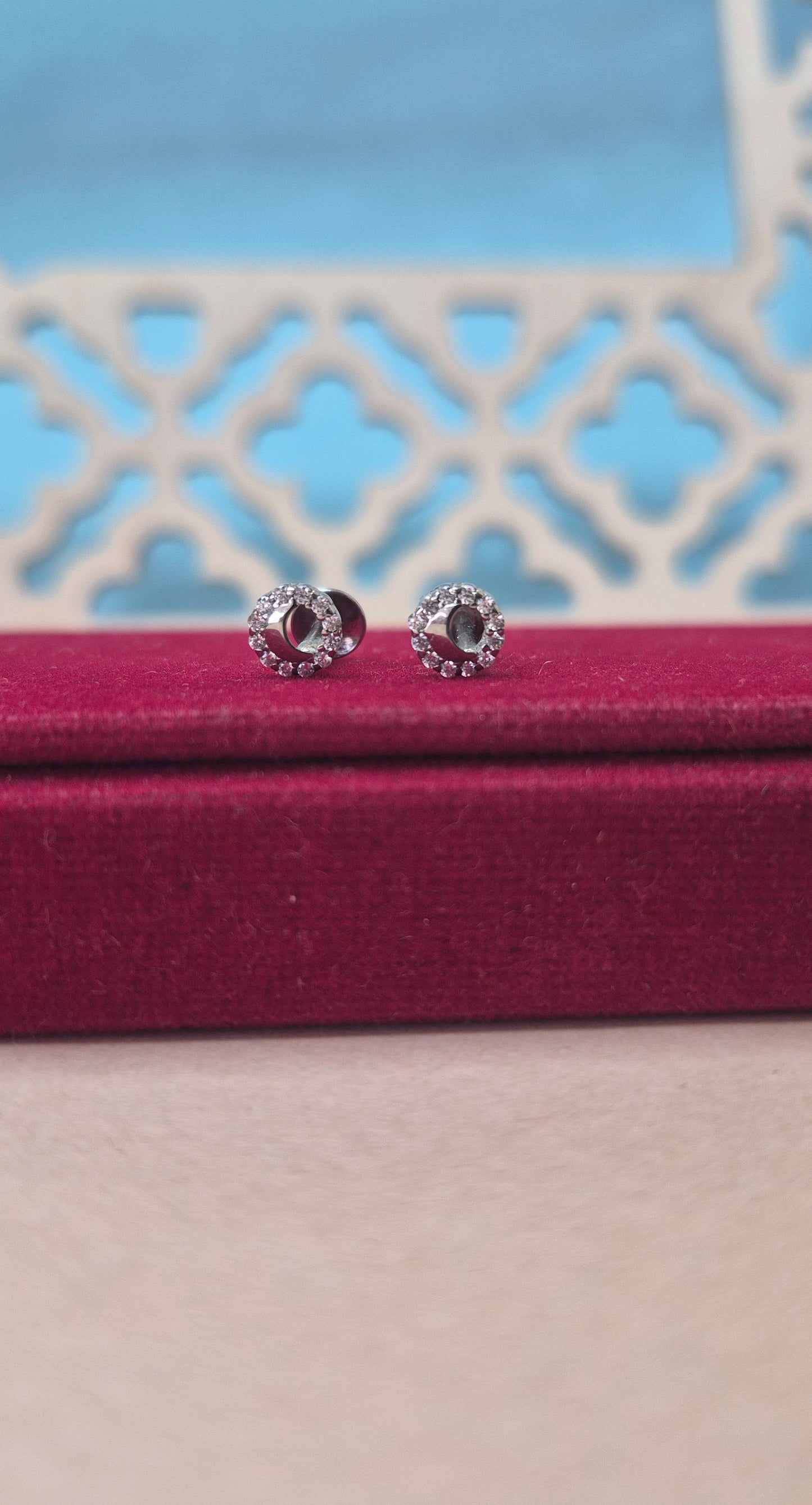 Cz stud