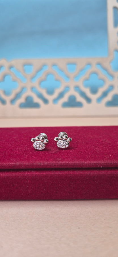 Stone Paw stud