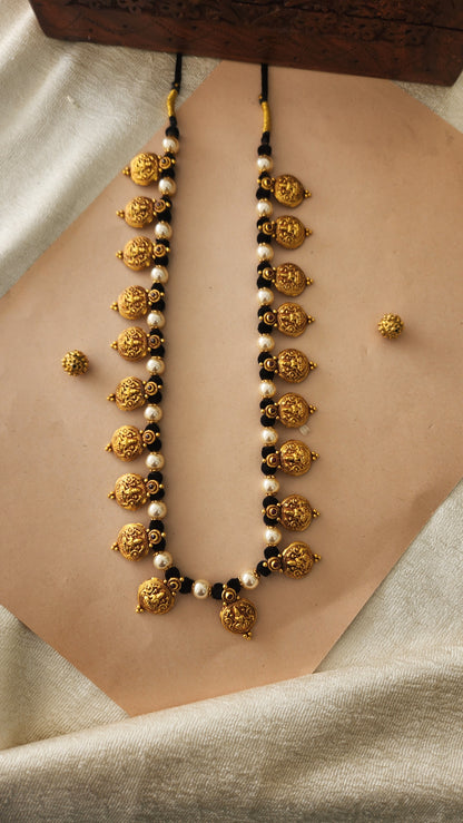 Black thread Kasu and pearls Haram