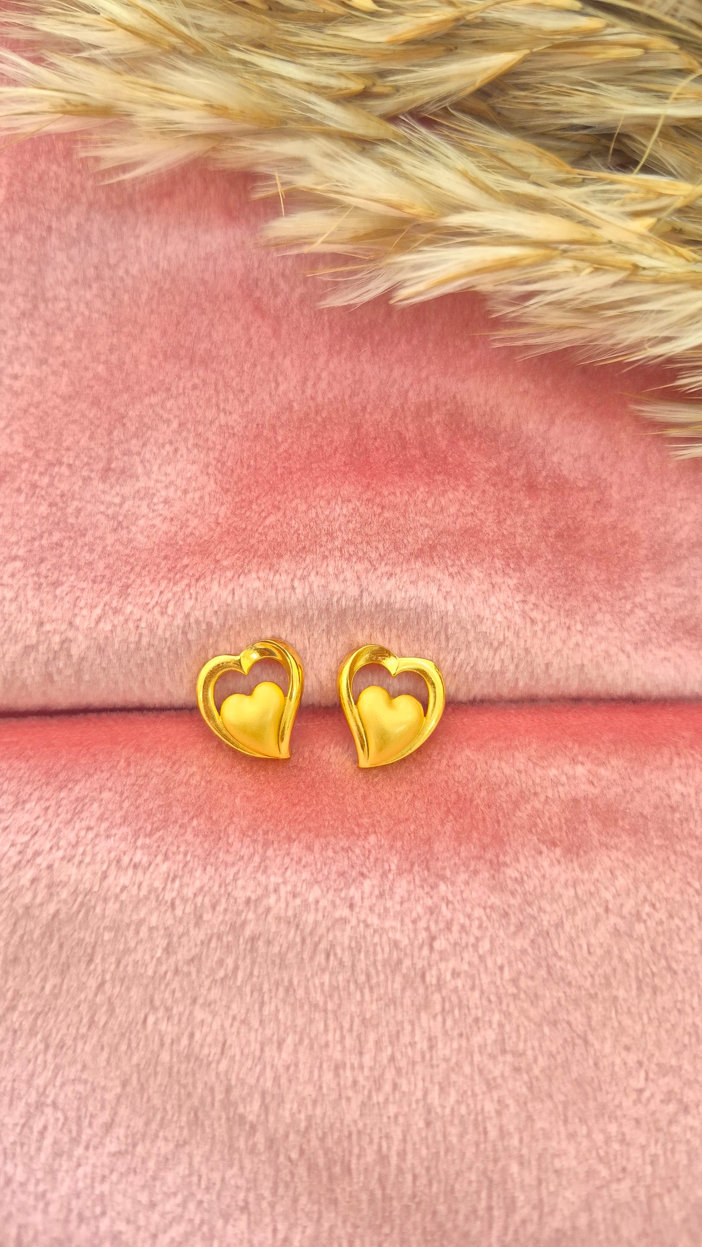 Hearts stud