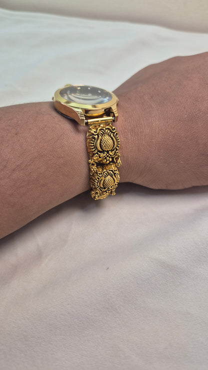 Antique round Black dial