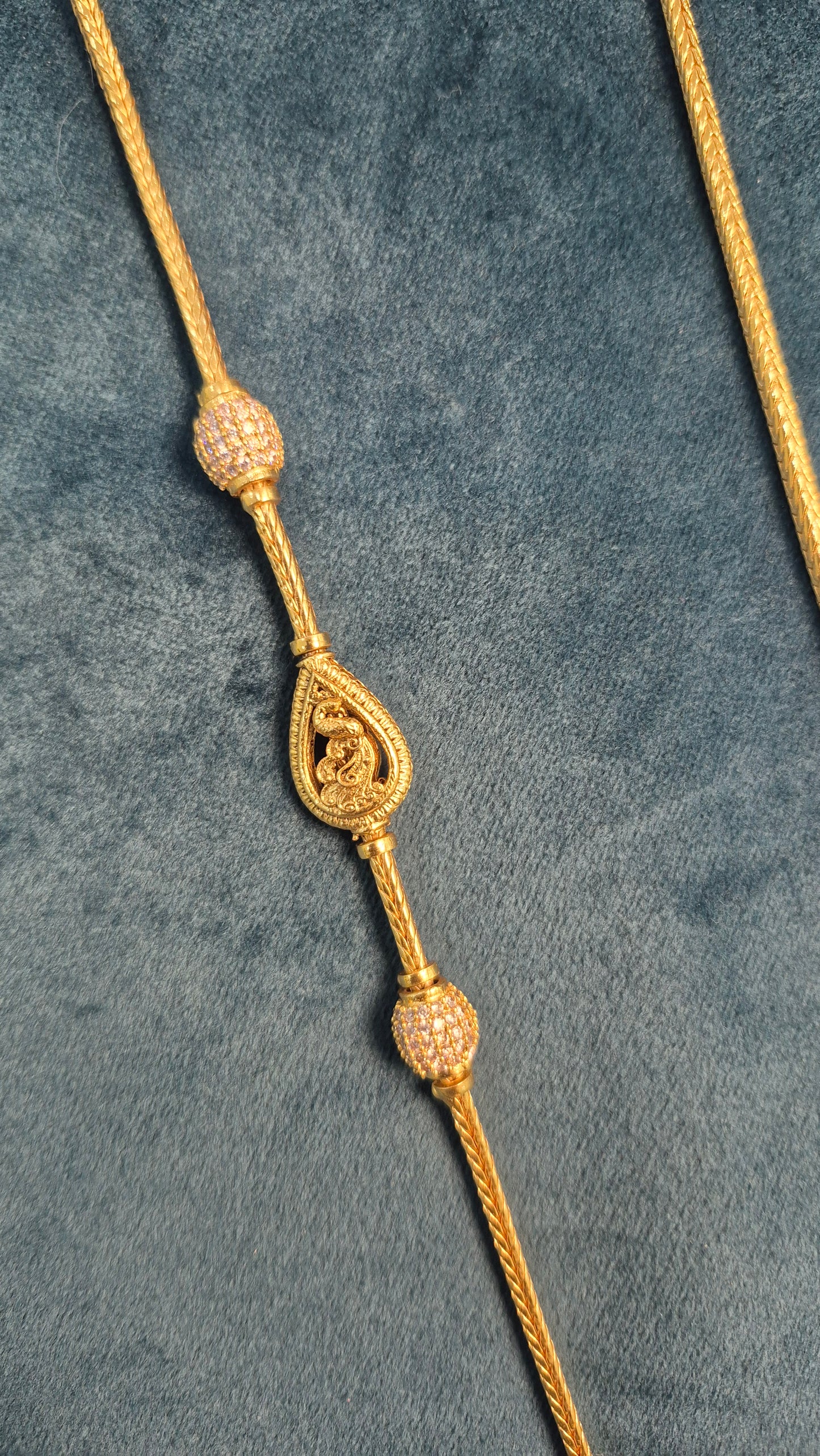 Small Peacock double sided mangalyam chain