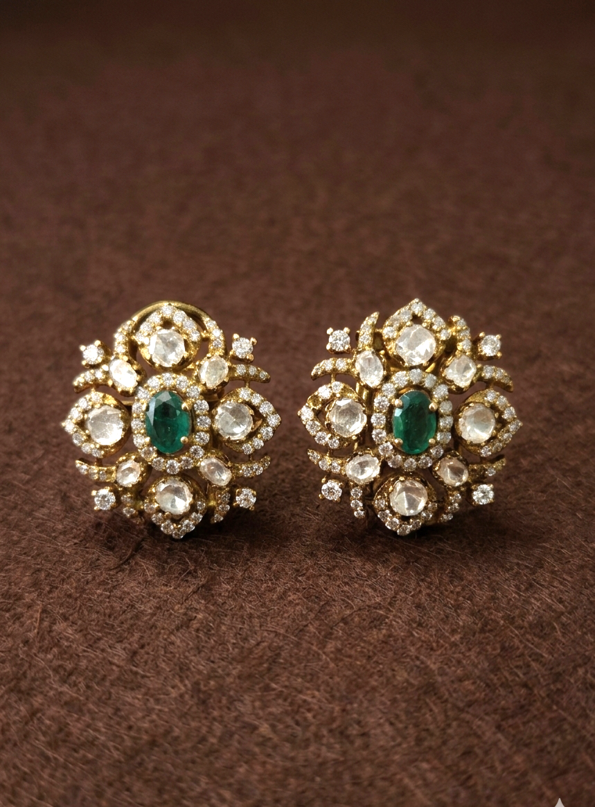 Hasli with Green stone Victorian pendant set