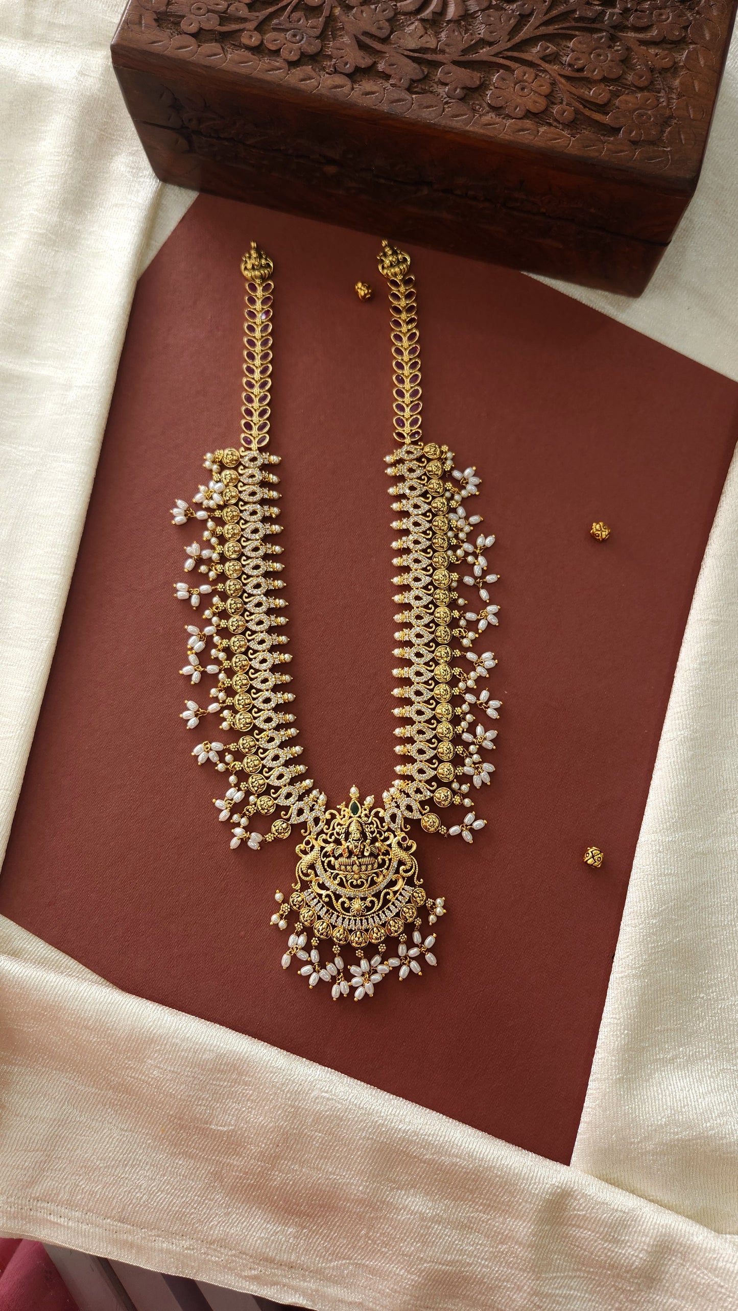 Gutta Puyallu style with stones haram