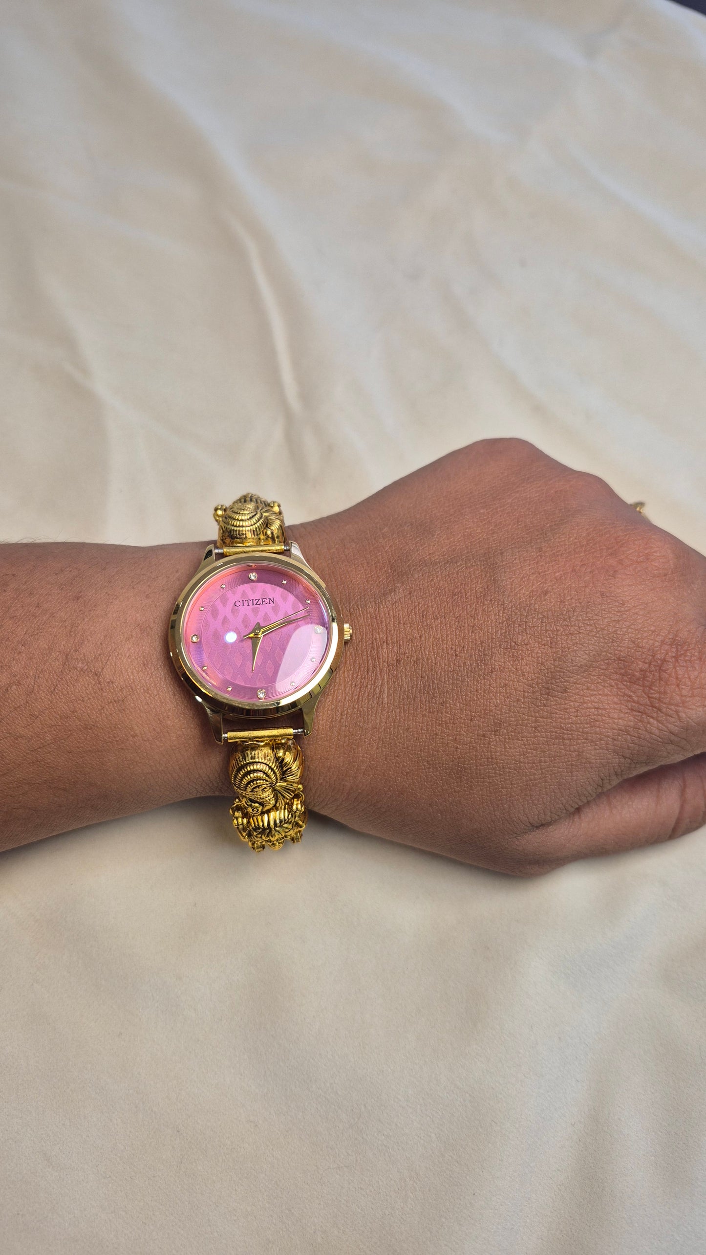 Antique onion pink round dial