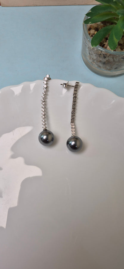 Grey pearl long earring