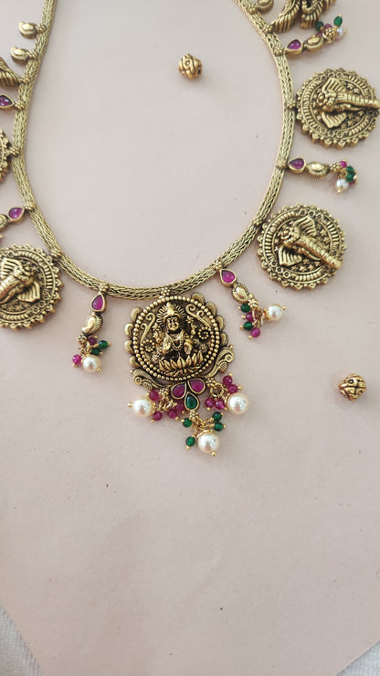 Light weight intricate work necklace